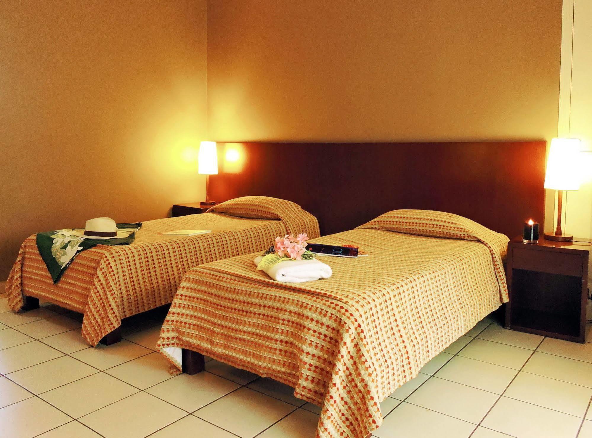 Koniambo Hotel Koné Eksteriør billede